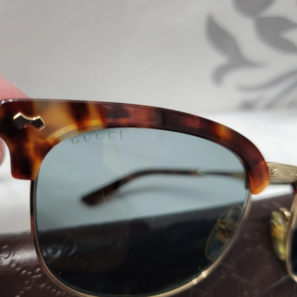 Gucci Tortoiseshell and Gold Men's Sunglasses - Picture 3 of 8